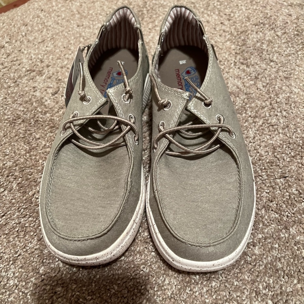 Bob’s from Skechers skipper shoe